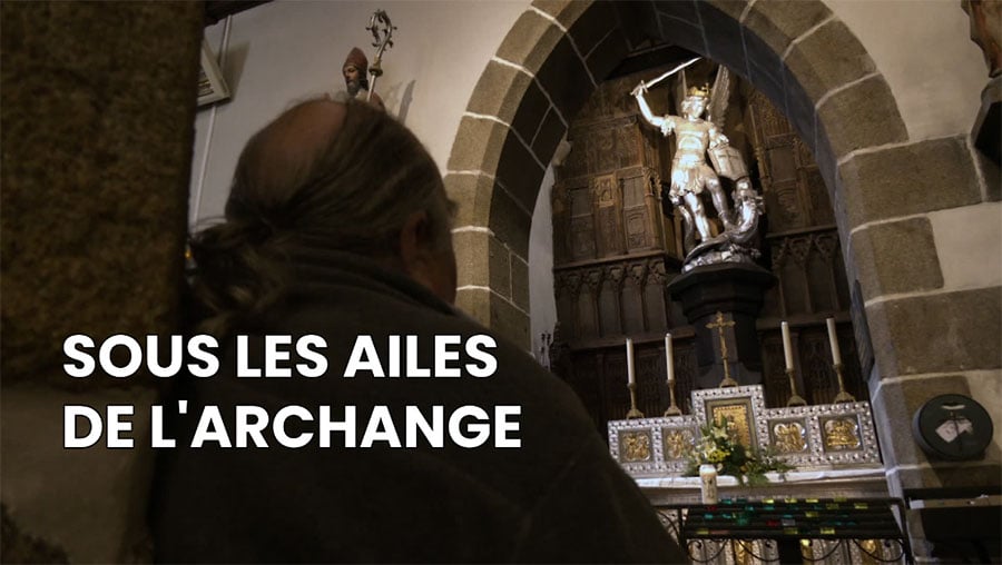 Sous les ailes de larchange